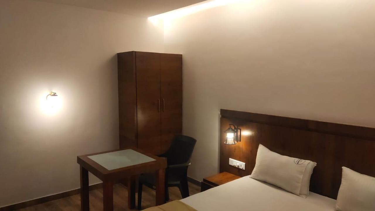 Hotel Anvisha Executive Mangvadi 外观 照片