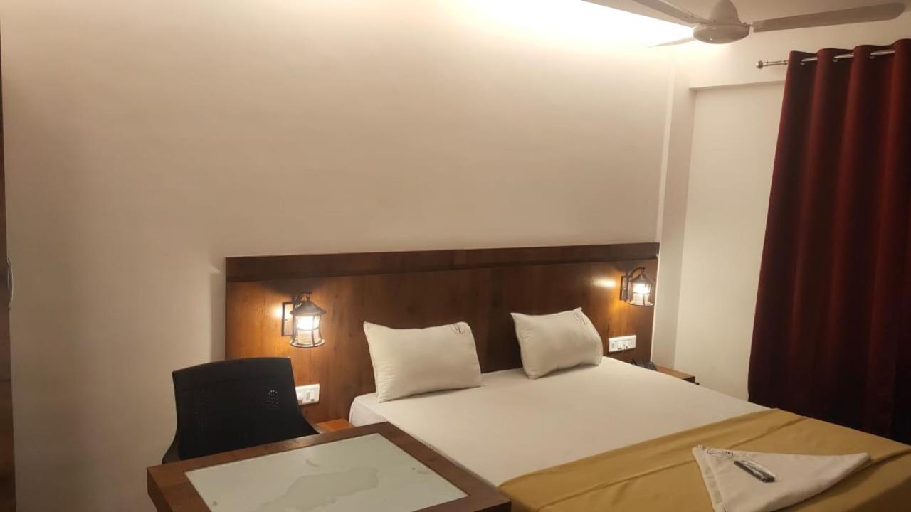 Hotel Anvisha Executive Mangvadi 外观 照片